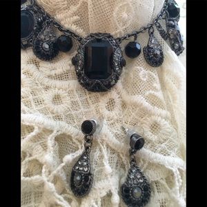 Necklace & Earrings Set Black Teardrop